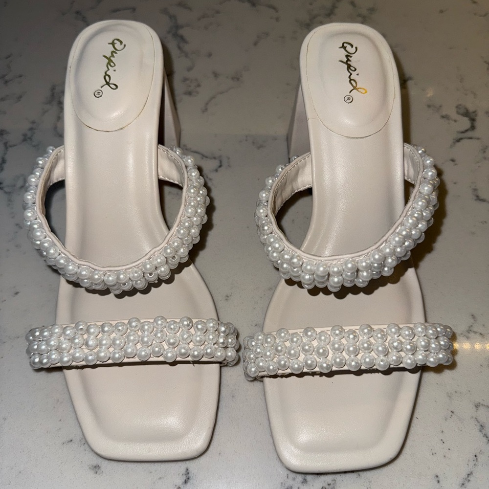 Qupid Women's White Pearl Block Heel Sandals